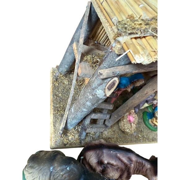 Vintage Nativity Scene handpainted made in italy with wooden scene - Picture 8 of 12